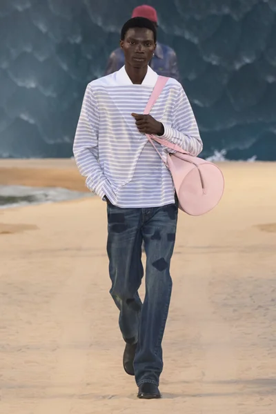 Look 13
